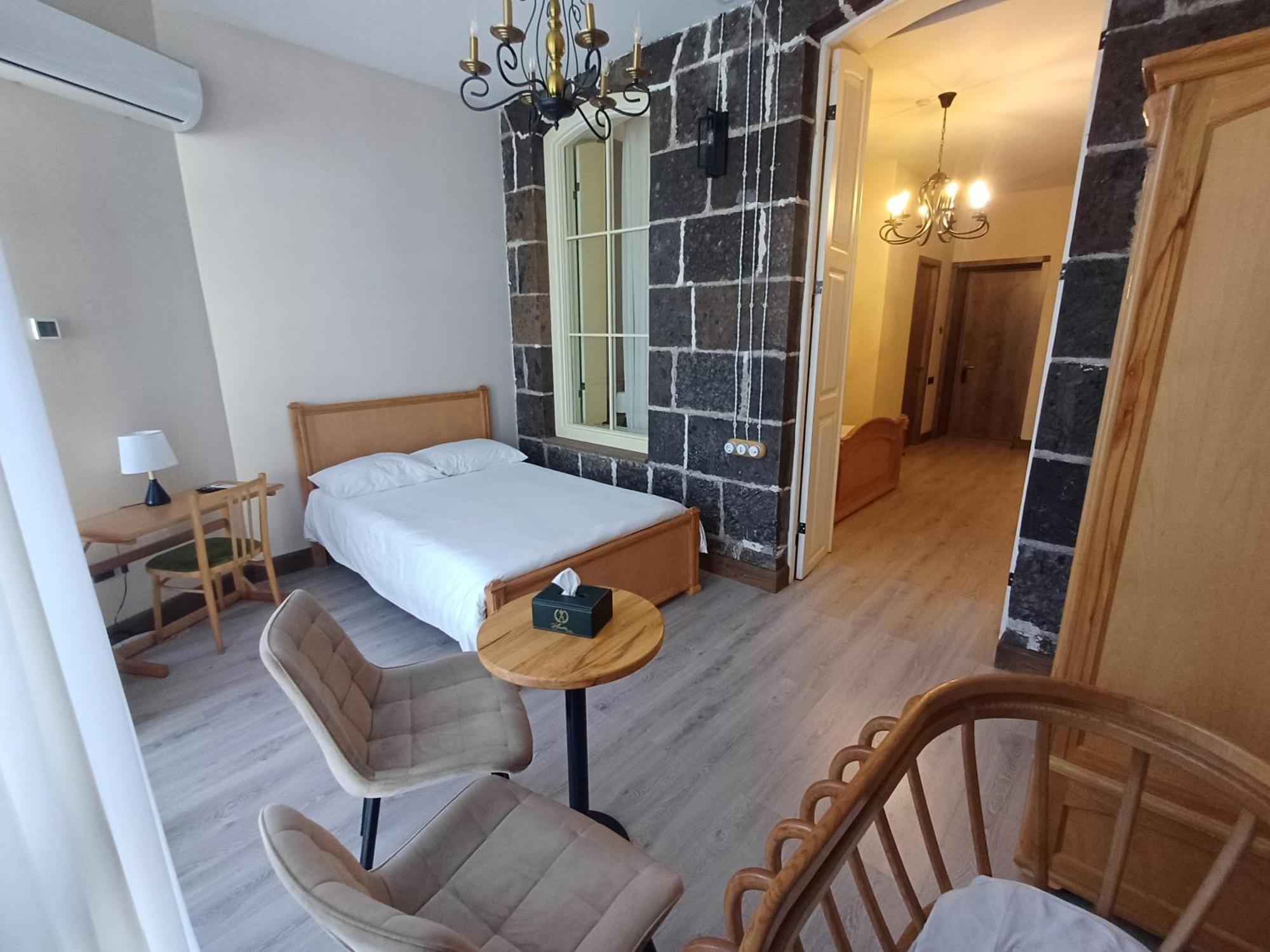 Old Avenue Hotel Gyumri Eksteriør bilde